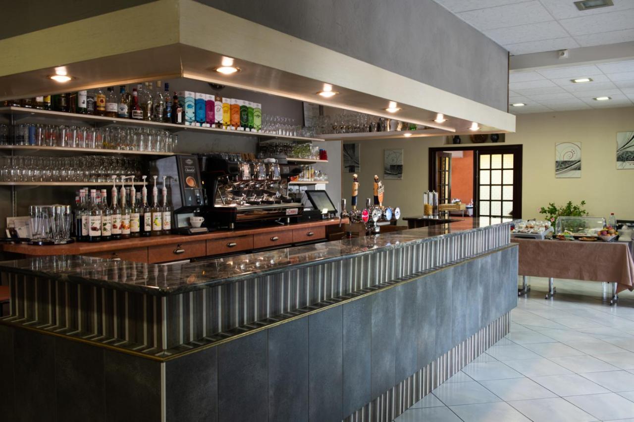 Logis Hotel Restaurant L'Escapade Le Pêchereau Zewnętrze zdjęcie